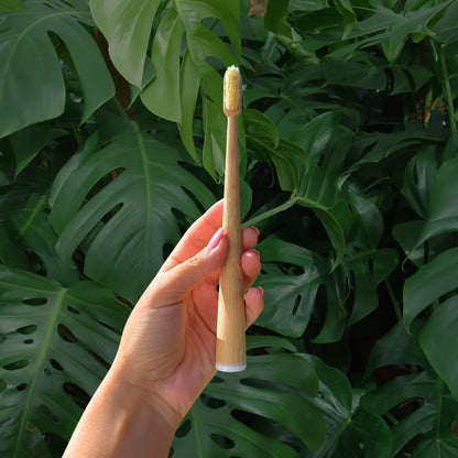 Nura™ Bamboo Brush – Tandborsten som faktiskt skyddar din kropp